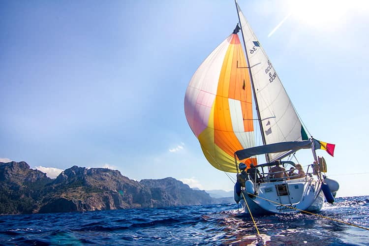 Boat Leaning to One Side? Here's Why + Actionable Tips 3 boat leaning
