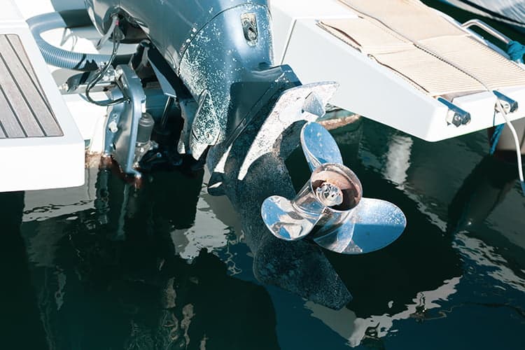 Boat Won't Go Over 3000 RPM Under Load - Reasons and Actionable Tips 1 propeller of a boat