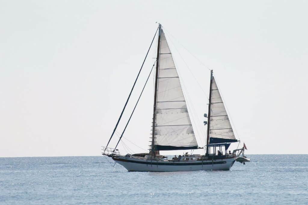 Difference Between Ketch and Yawl Explained 4 Difference between Ketch and Yawl