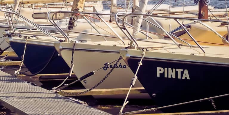 how to name a boat